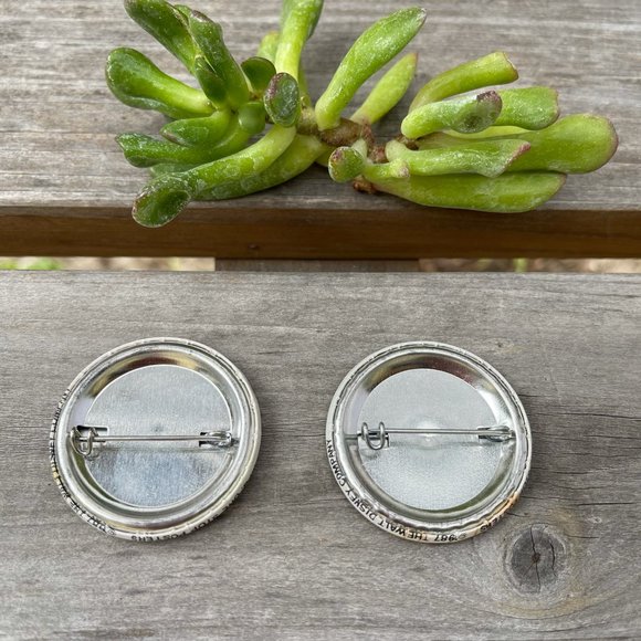 VINTAGE 80s 🐘 DUMBO + PINOCCHIO DISNEY PINS SET OF 2 . 1987 WALT DISNEY COMPANY - Picture 9 of 11